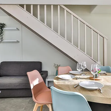 House And Adjoining To Accommodate 8 People Сент-Илер-де-Рье