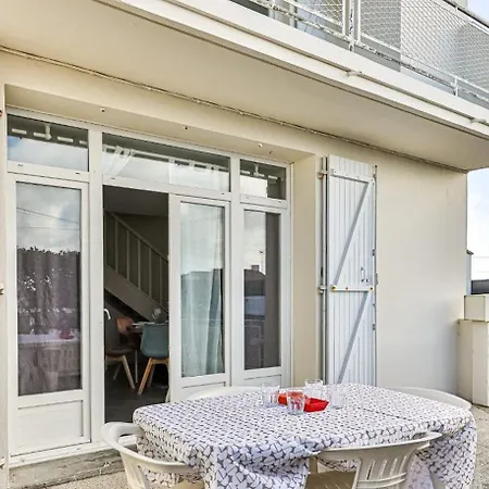 Casa vacanze House&adjoining To Accommodate 8 People