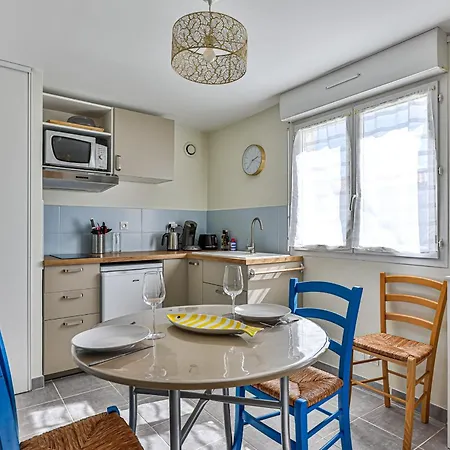 House And Adjoining To Accommodate 8 People Saint-Hilaire-de-Riez