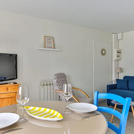 House And Adjoining To Accommodate 8 People